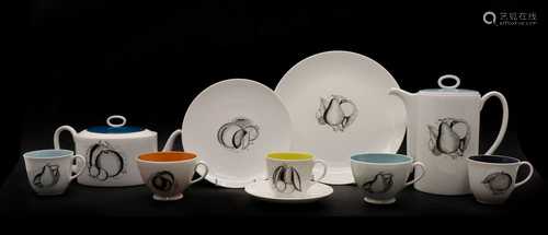 A collection of Wedgwood 'Black Fruit' pattern tea, coffee a...