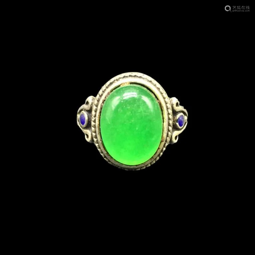 Chinese Ring w Green Stone