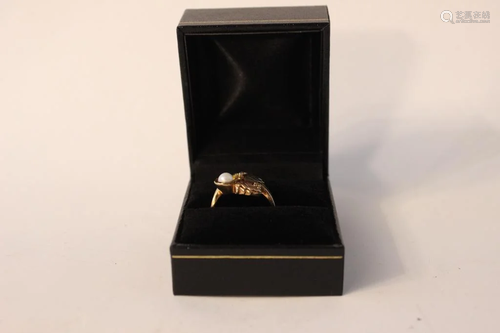 10K Gold Lady Ring w Pearl