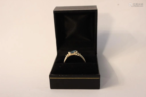 10K Gold Lady Ring w Blue Opal