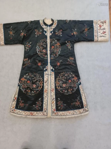 Vintage Chinese Embroidered Robe Jacket w Wool
