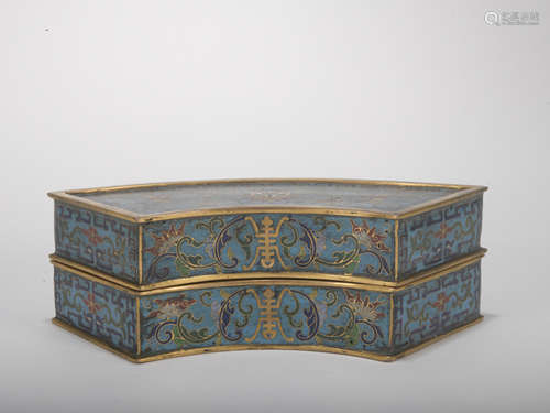 A Cloisonne enamel 'flowers' box and cover