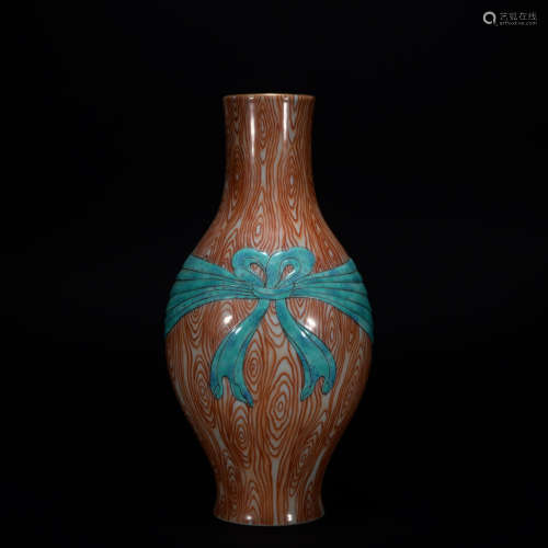A wood glazed vase