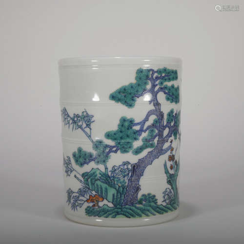 A Wu cai 'floral' pen container