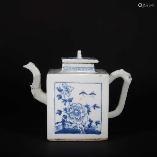 A blue and white 'flower' teapot