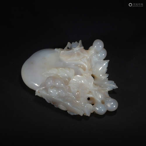 A fine carved agate