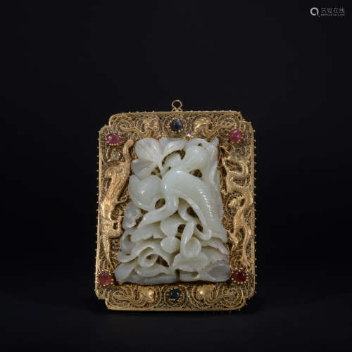 A gilt-silver filigree jade tablet