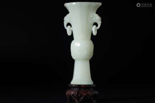 Chinese jade vase