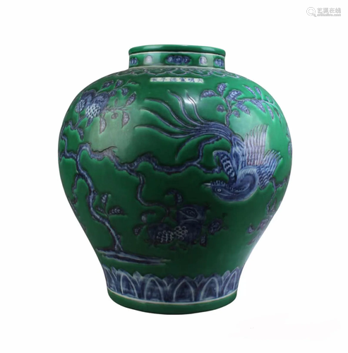 Chinese Famille Verte Porcelain Jar