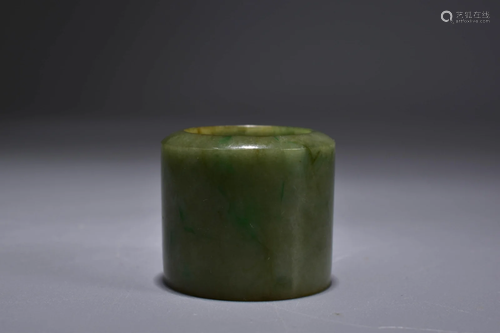 Carved Spinach-Green Jade Thumb Ring