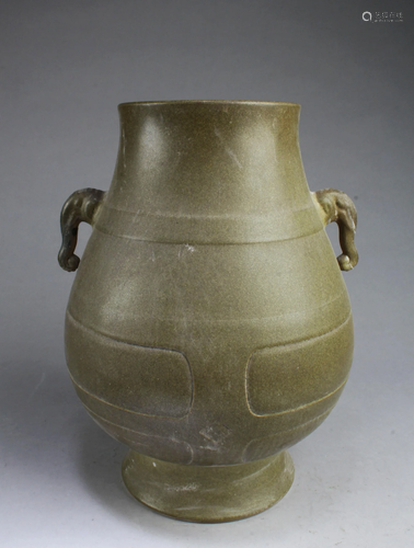 Chinese Tea-Dust Color Porcelain Vase