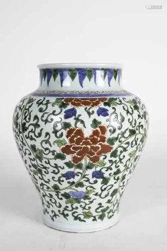 CHINESE ENAMELED FAMILLE VERTE PORCELAIN VASE