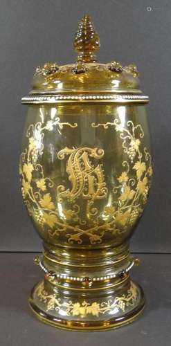 gr. Deckelpokal, Weinlaubmalerei in Gold mit Ziermonogramm &...