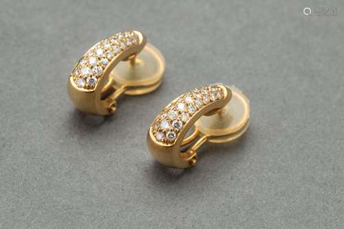 Paire de boucles d'oreilles ornée de brillants Poids : 5 gra...