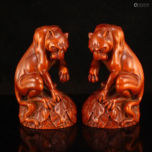 A Pair Chinese Boxwood Wood Carved Leopard Statue