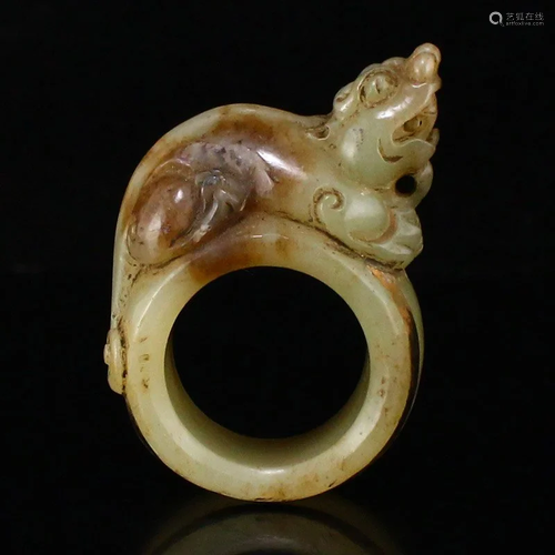 Vintage Gilt Edge Hetian Jade Fortune Beast Thumb Ring