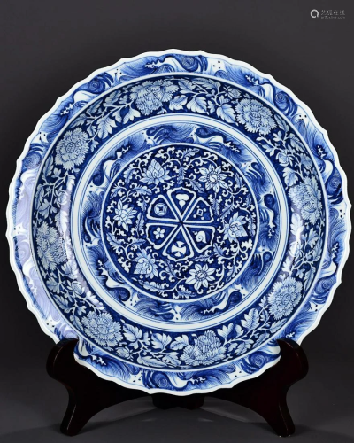 BLUE & WHITE 'FLORAL' CHARGER