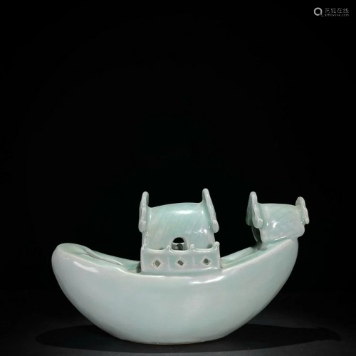 LONGQUAN WARE BOAT