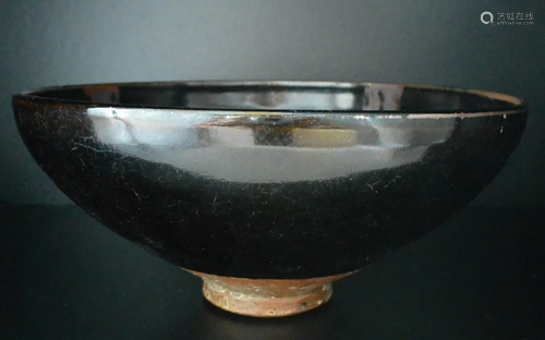 Porcelain Chinese SONG Dynasty (960-1279) dark bowl