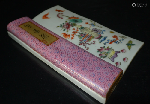 Finely Chinese Porcelain pen rack enamel painted with