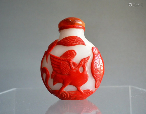 Beijing glass tire color-red snuff bottle decorated wit