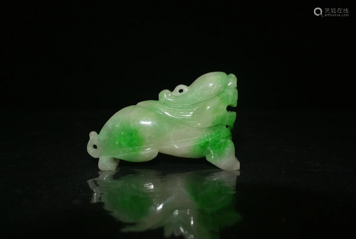 Chinese Vintage Green Jadeite Pendant