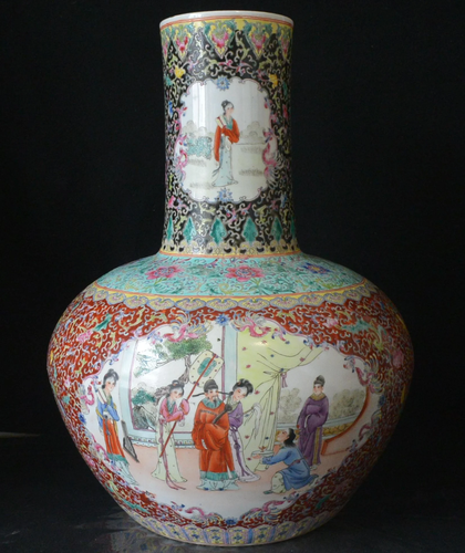 Porcelain FAMILLE ROSE VASE