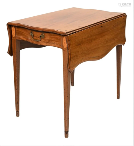 Mahogany Pembroke Drop Leaf Table, having serpentine