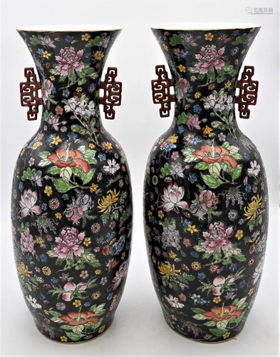 Pair of Chinese Famille Rose Vase, having red handles,