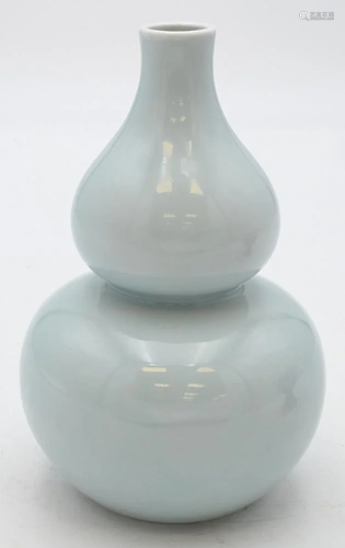 Pale Blue Glazed Double Gourd Vase, blue seal mark on