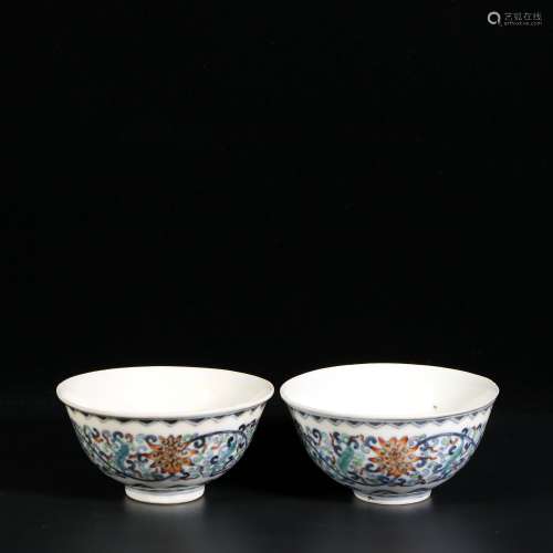 A Pair Of Dou Cai Porcelain Bowls