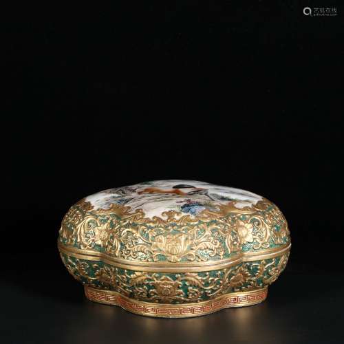 Green Ground Gold Painted Porcelain Cover Box