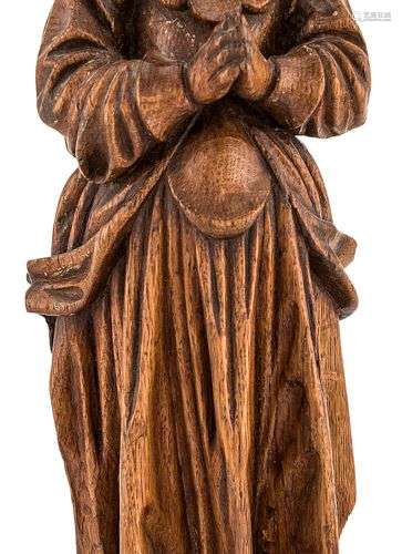 Sainte Femme en chêne sculpté en ronde-bosse ; sur un socle ...