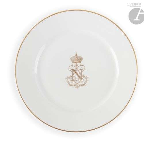 SèvresAssiette à décor en or du chiffre de l’Empereur Napolé...