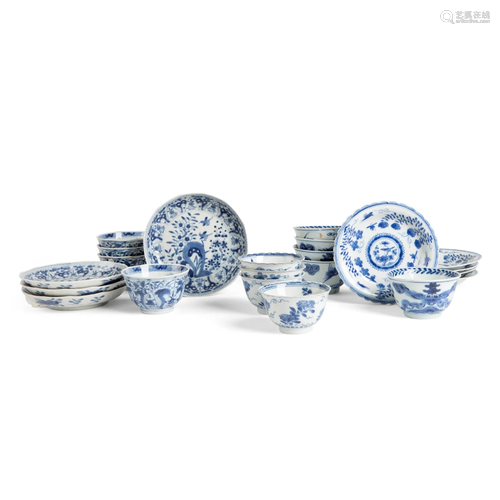 GROUP OF TWENTY-TWO BLUE AND WHITE WARES QING DYNASTY,