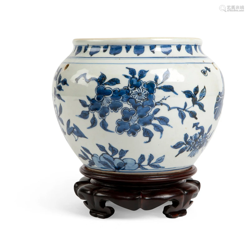 BLUE AND WHITE PORRIDGE JAR QING DYNASTY, 19TH CENTURY