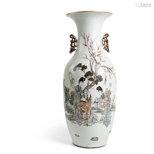 LARGE FAMILLE ROSE VASE LATE QING DYNASTY-REPUBLIC