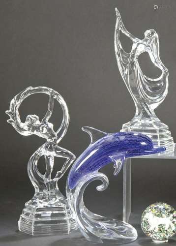 Pair of Art Deco pressed glass ballerinas. Height: 28,5 and ...