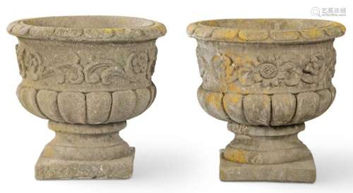 Pair of planters in sandstone. With decoration of frieze of ...