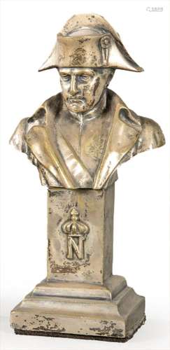 Napoleon Bust of plate metal S. XIX. On peana with "N&q...