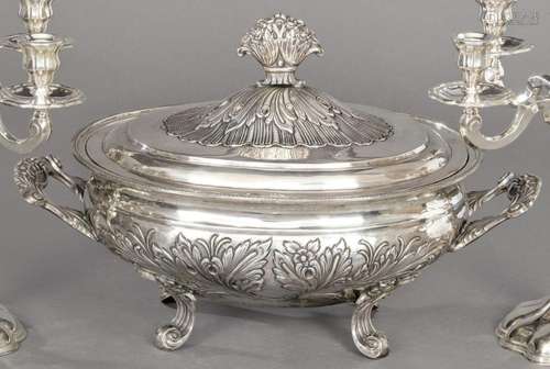 Spanish silver punched tureen, Law 925. With chiselled veget...