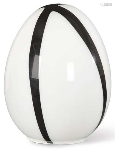 Ovoid table lamp in black and white murano glass. Italy, 198...