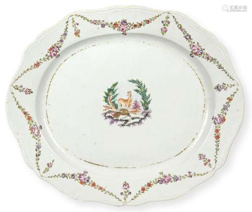 Porcelain tray from Compañía de Indias, with polychrome enam...