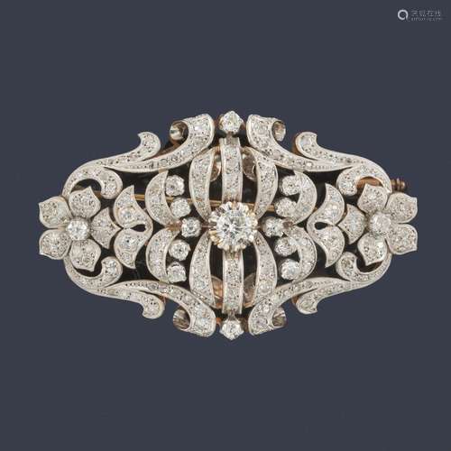 Brooch with old-cut, rose and 8/8 diamonds of appr…