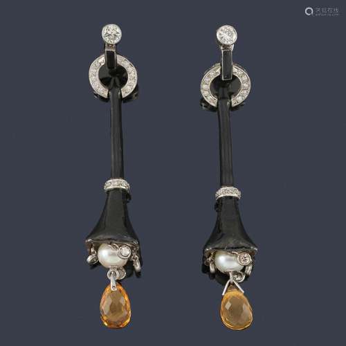 Long 'art deco' style earrings with diamonds of ap...