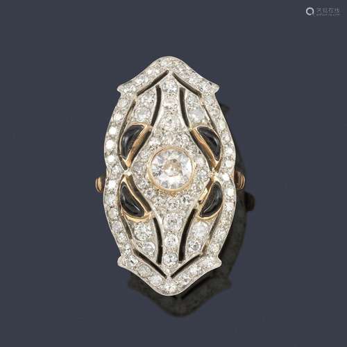 Shuttle ring with diamonds and onyx in 18K rose go…