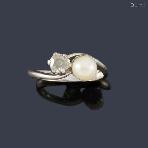 You and me' ring with little pearl and rose cut di…