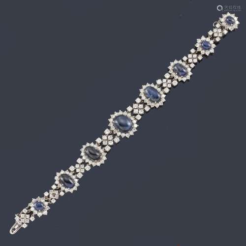 Bracelet with eight cabochon sapphires of approx. …