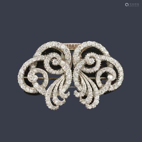 Double-clip brooch with diamonds of approx. 6.10 c…