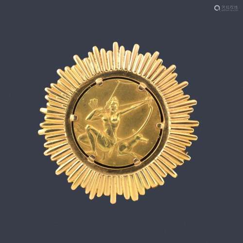 Commemorative medal brooch with the Image of Diana…